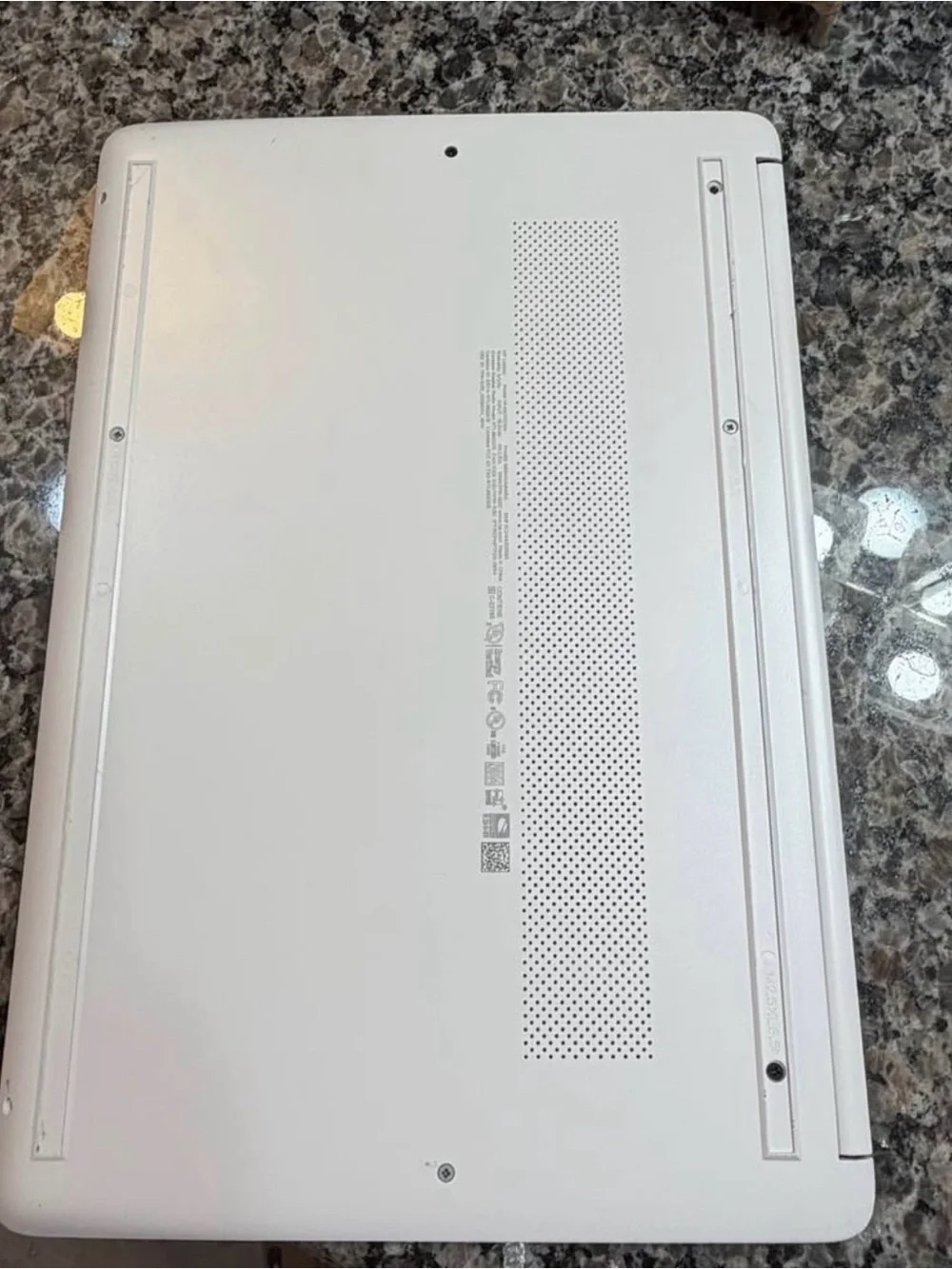 HP 14-DQ0052DX White Working Laptop